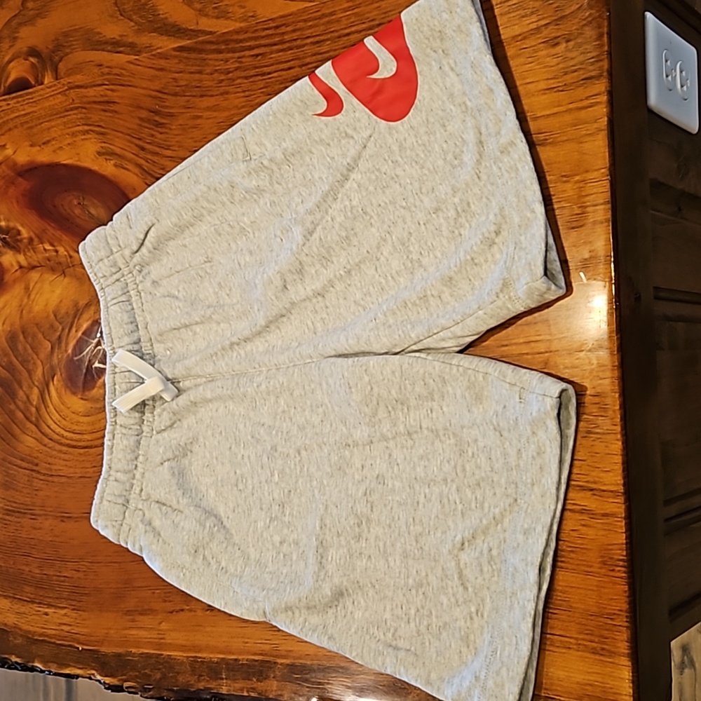 NWOT Nike cloth shorts youth medium